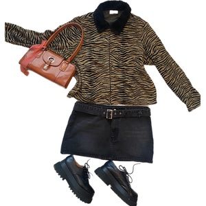 Sold striped fuzzy collar jacket / top